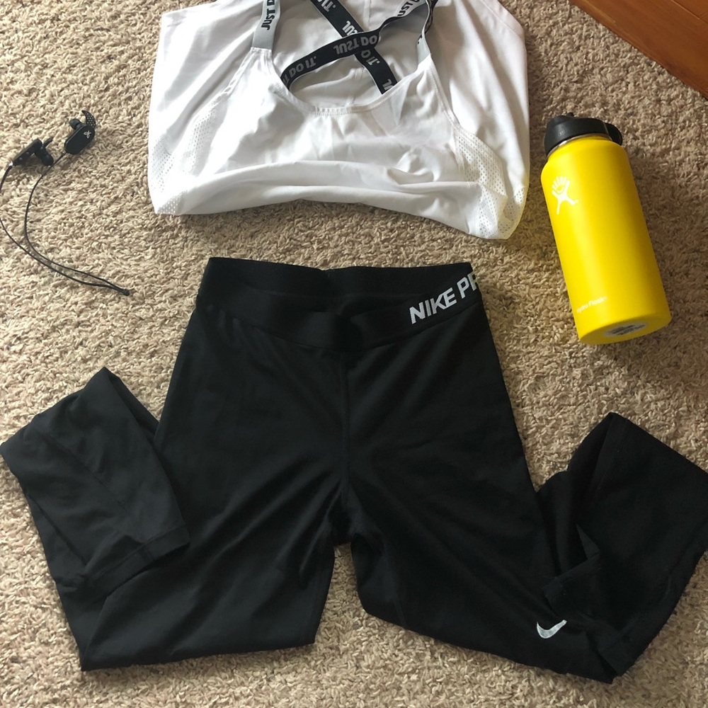 Black Nike Leggings With Mesh